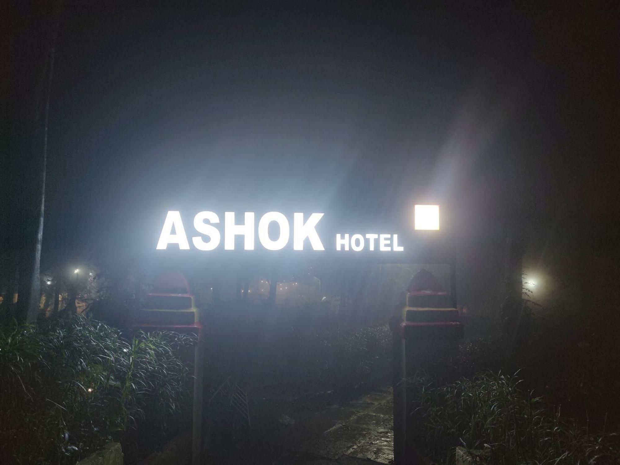 Ashok Hotel Matheran Exterior foto